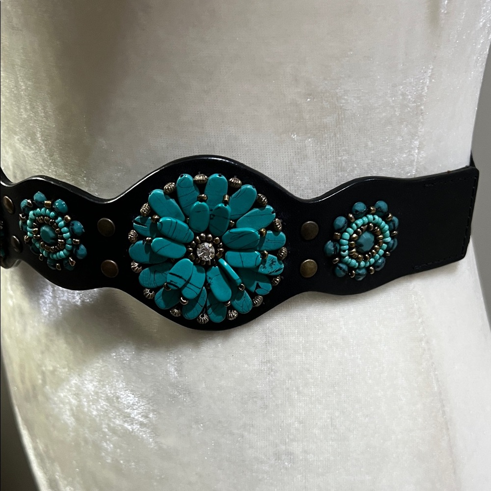 NWOT CHICO’S Fashion Belt - Picture 4 of 10